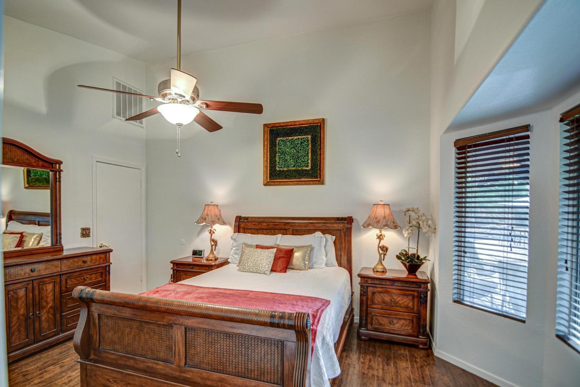 Hébergement de vacances Route 66 Oasis In Downtown With Heated Pool & Mini Golf *
